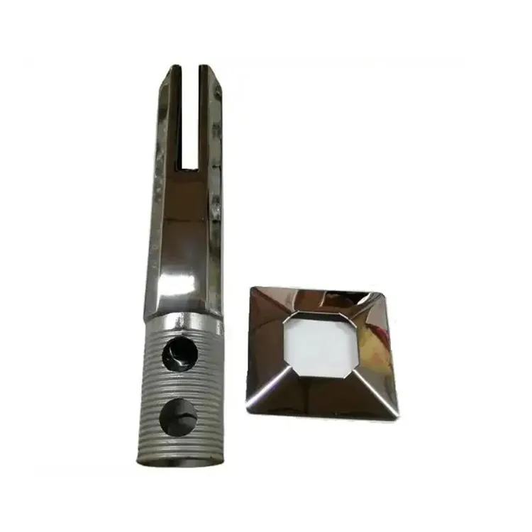 Torneira de cerca de piscina de vidro